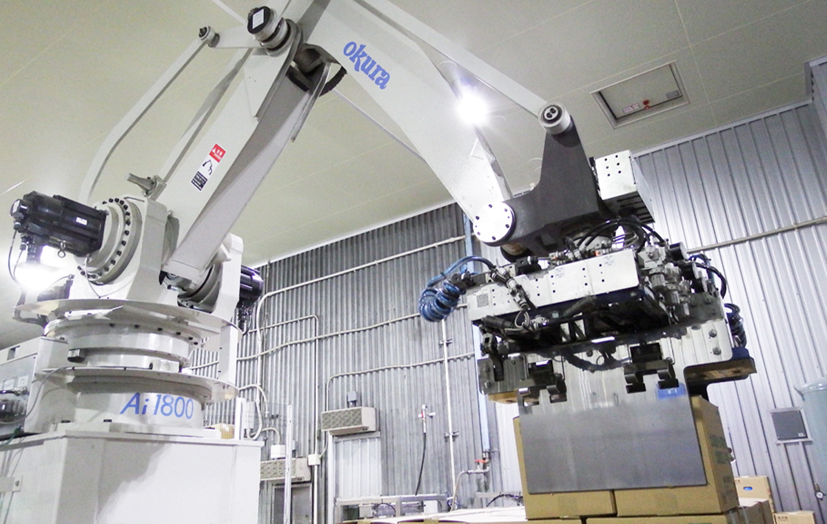 ロボットを使い出荷作業を行う様子