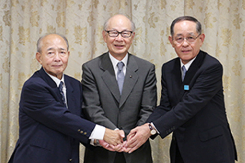 国分グループ本社株式会社と資本・業務提携を締結した際の写真
