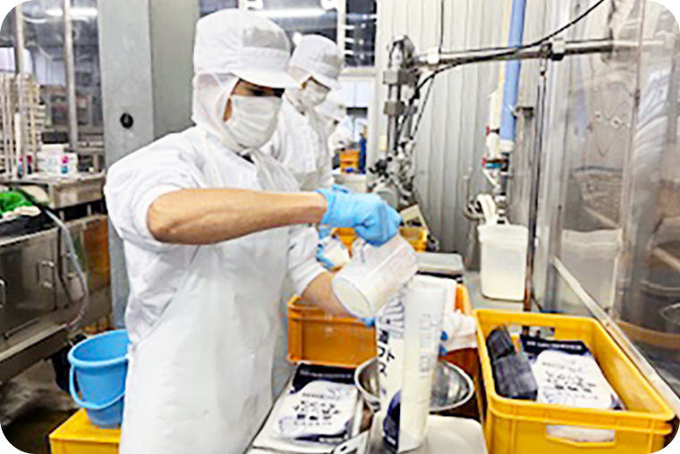 乳製品の製造加工の様子
